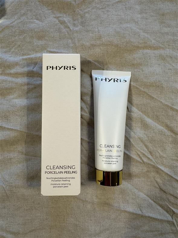 Cleansing Porcelain Peeling